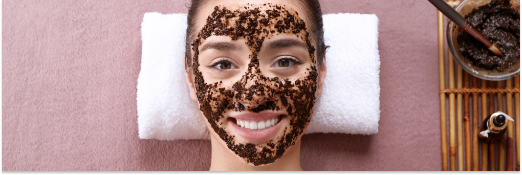 domowy peeling do twarzy z kawy